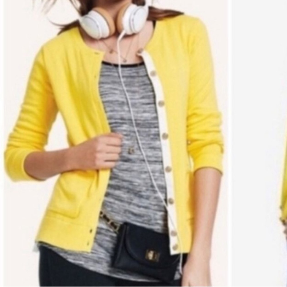 CAbi Style 3010 Belle Cardigan Size